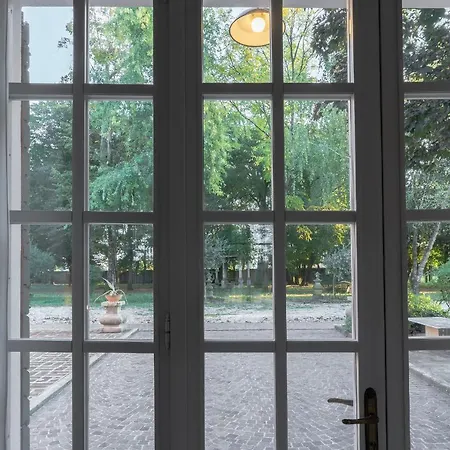 Charming Loft In Venetian Vila